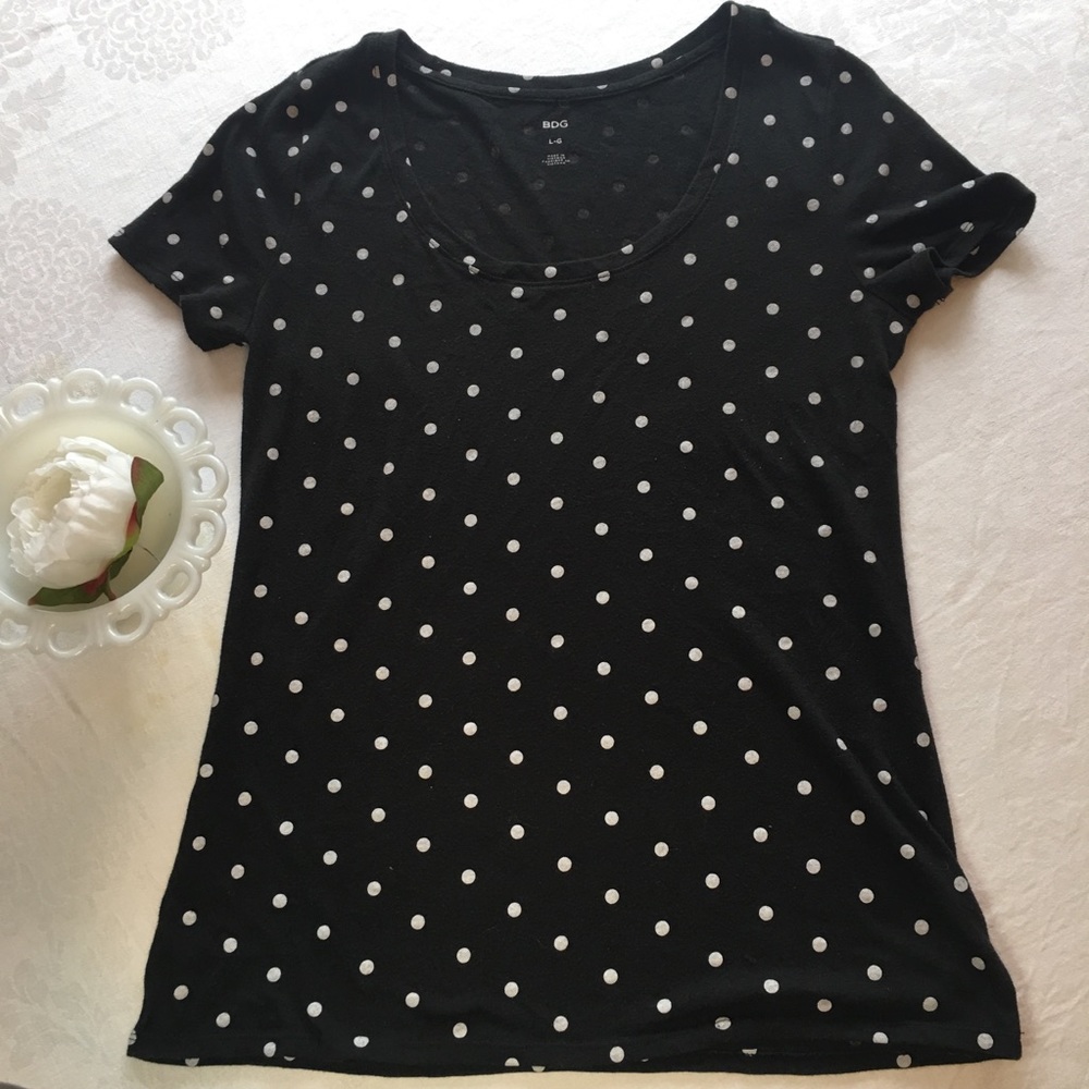 🌿Black and white BDG T-shirt.🌿-A1